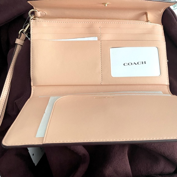 Coach blush wristlet - Picture 2 of 5